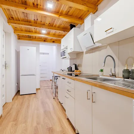 Royal Piotrkowska 92 Lodz