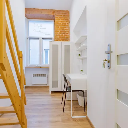 Royal Piotrkowska 92 *