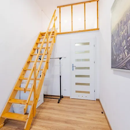 Royal Piotrkowska 92 Lodz