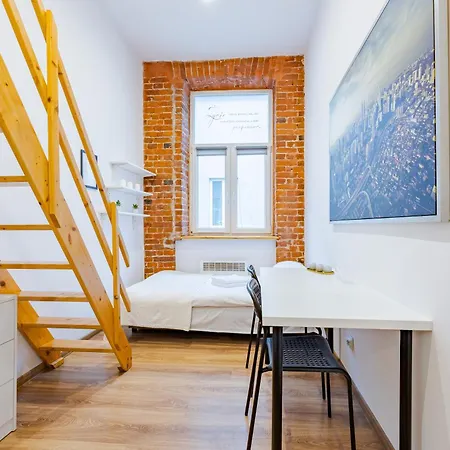 Royal Piotrkowska 92 *