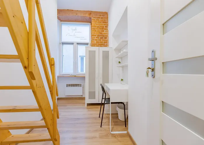 Royal Piotrkowska 92 *