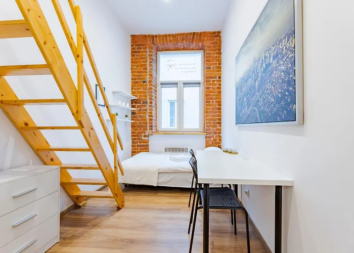 Royal Piotrkowska 92 *